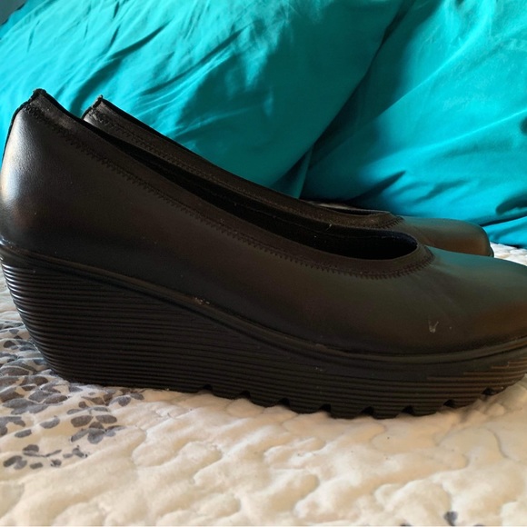 Skechers Wedge - Picture 2 of 4